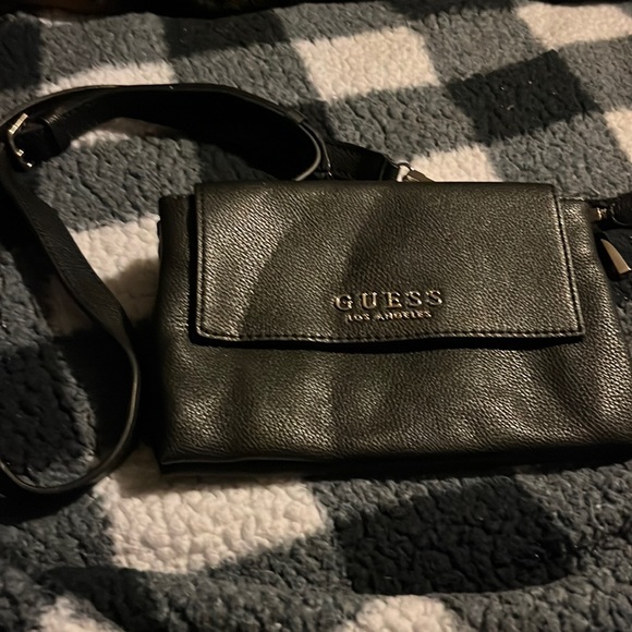 Used guess purse in good condition - Picture 4 of 6